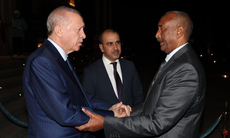 *رجب طيب أردوغان يستقبل البرهان القصر الرئاسي بأنقرة، * 5 ٢٠٢٤٠٥٠٦ ٢٢١٦٠١