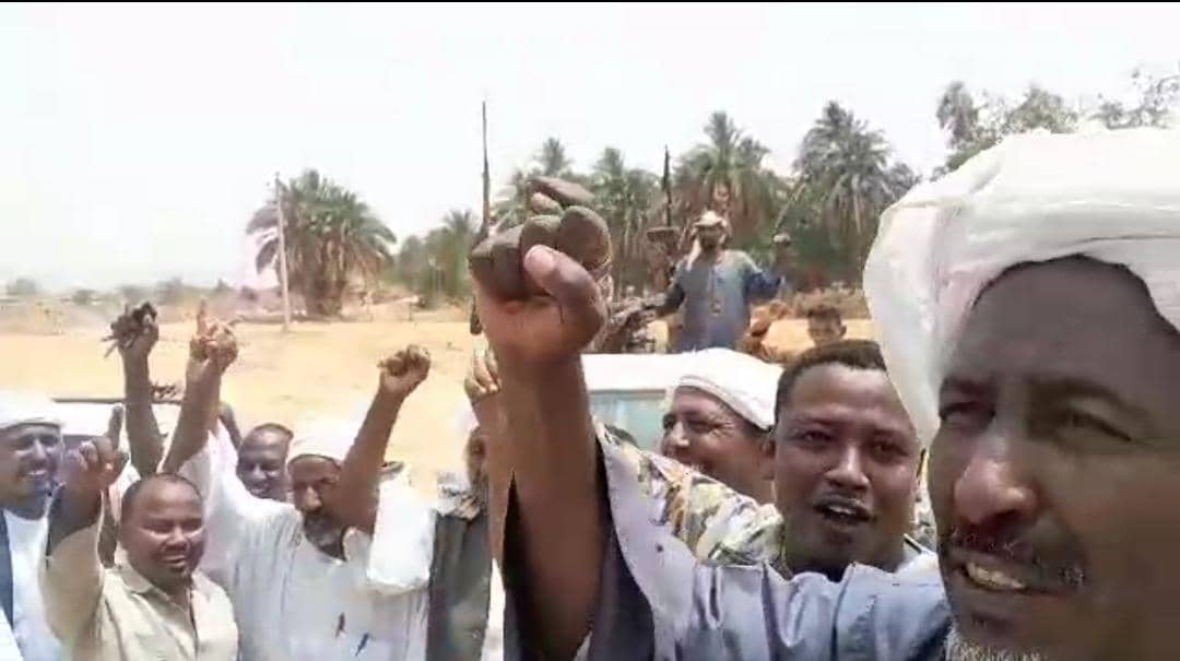 فزع شعبي يفلح في استعادة شاحنتين من سطو مسلح 1 IMG 20240601 WA0035