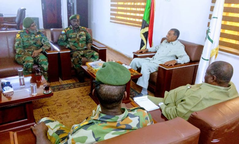 والي الشمالية يلتقي قائد مستشفى دنقلا العسكري 9 IMG 20240817 WA0042