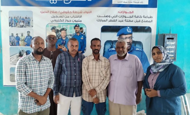 تكريم الرقيب أيمن إبراهيم بعد عثوره على 8000 دولار وإعادتها 9 IMG 20240912 WA0018