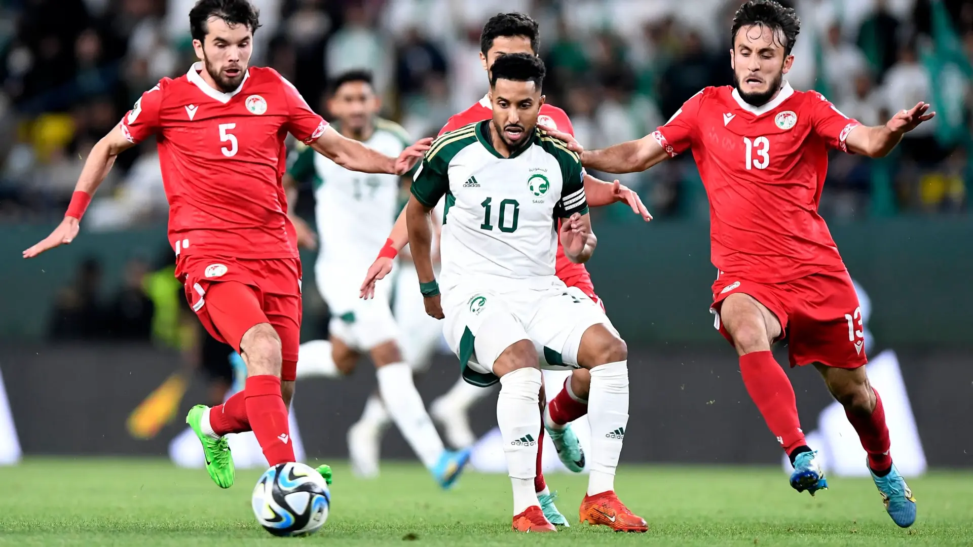 في ملحق تصفيات المونديال.. المنتخب السعودي يستضيف العراق وإندونيسيا 1 القنوات الناقلة لمباراة المنتخب السعودي اليوم ضد إندونيسيا في تصفيات كأس العالم 2026 آسيا مع التشكيلة 1725540686866 highres