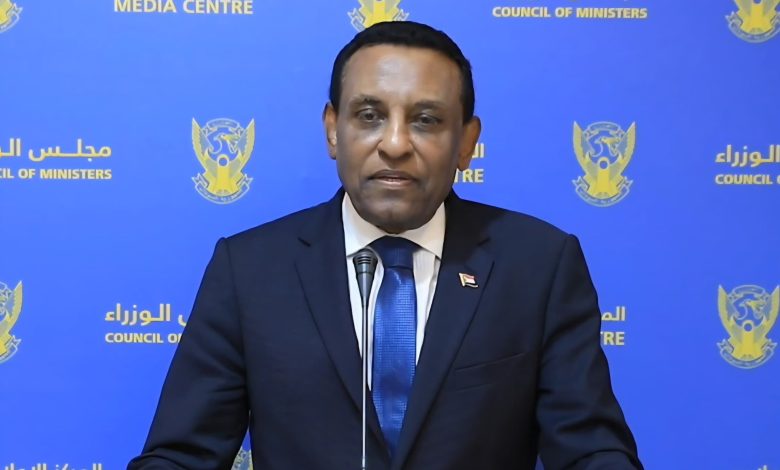 كامل إدريس السلام قادم وسنعمل على محاصرة تهريب الذهب 4 ٢٠٢٥٠٧١١ ٠٢٢٢٠٦