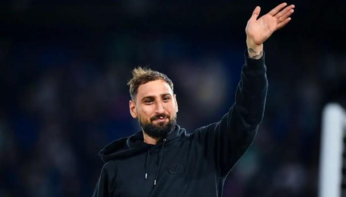 124 123024 donnarumma manchester city talks