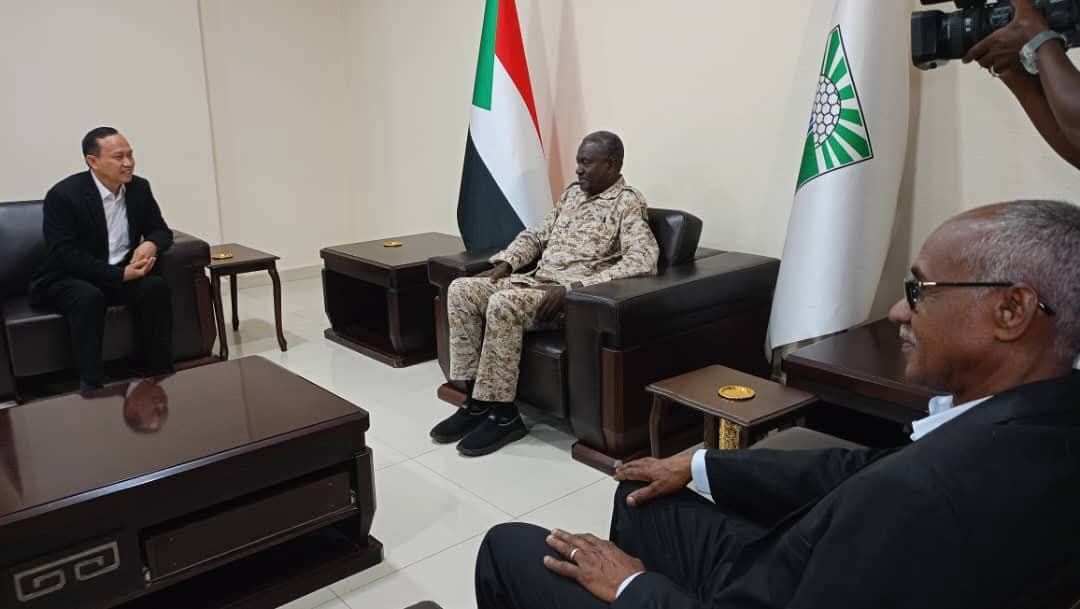 والي الخرطوم لسفير إندونيسيا نتطلع لشراكات إعادة الإعمار 1 556467387 839994085048965 5315769216420212872 n